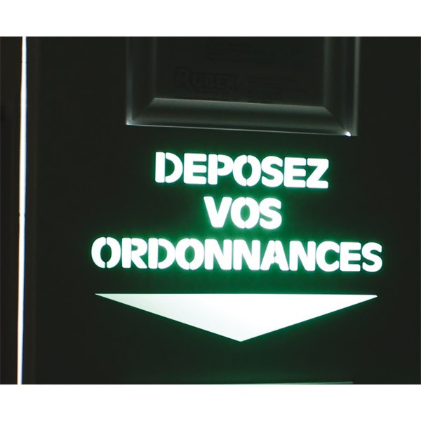 Boîte de dépôt d'ordonnances avec vitrine d'affichage et éclairage à LEDs